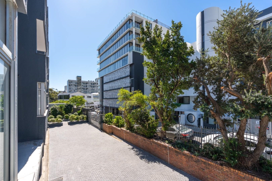 2 Bedroom Property for Sale in Sea Point Western Cape
